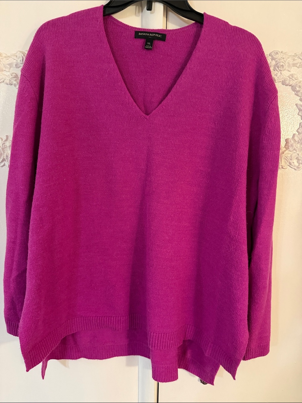 Banana Republic Women's V-Neck Sweater - Bright Magenta